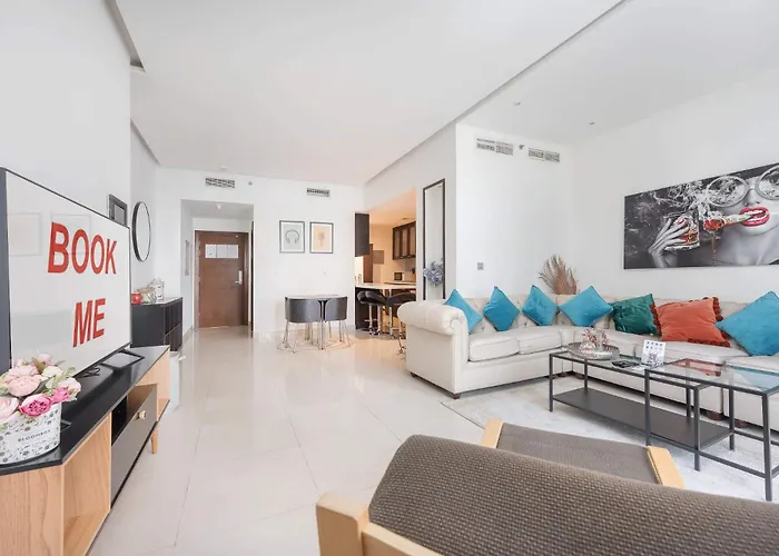 Relaxing Stylish 1-Bedroom Apartment Perfect For Family In Business Bay